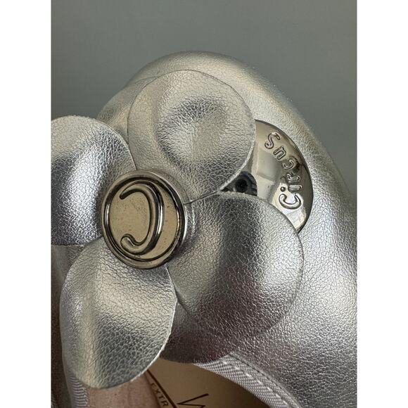 New Circus by Sam Edelman Silver Flats Size 7.5 - Picture 9 of 10